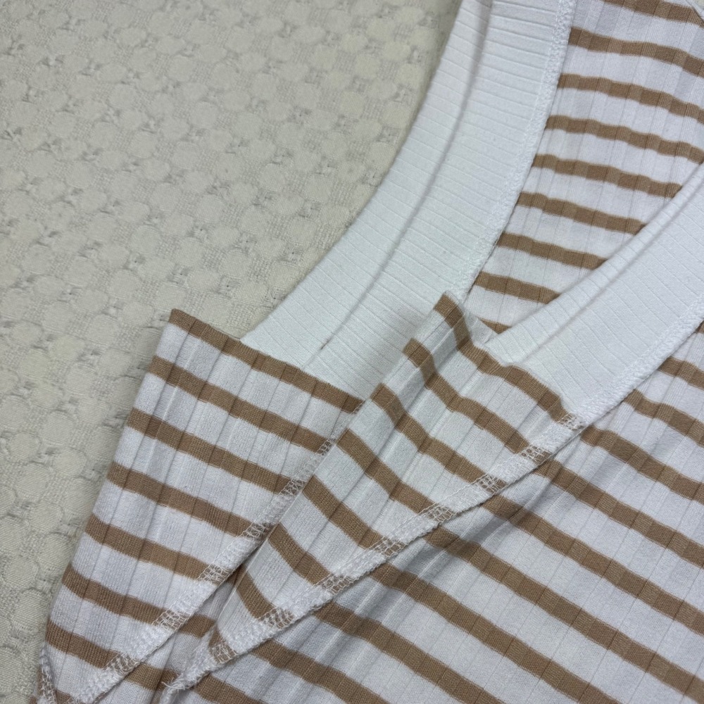Evereve Striped Ribbed Tank Top Sleeveless Womens Large Tan Cream Coastal Chic - Picture 6 of 9